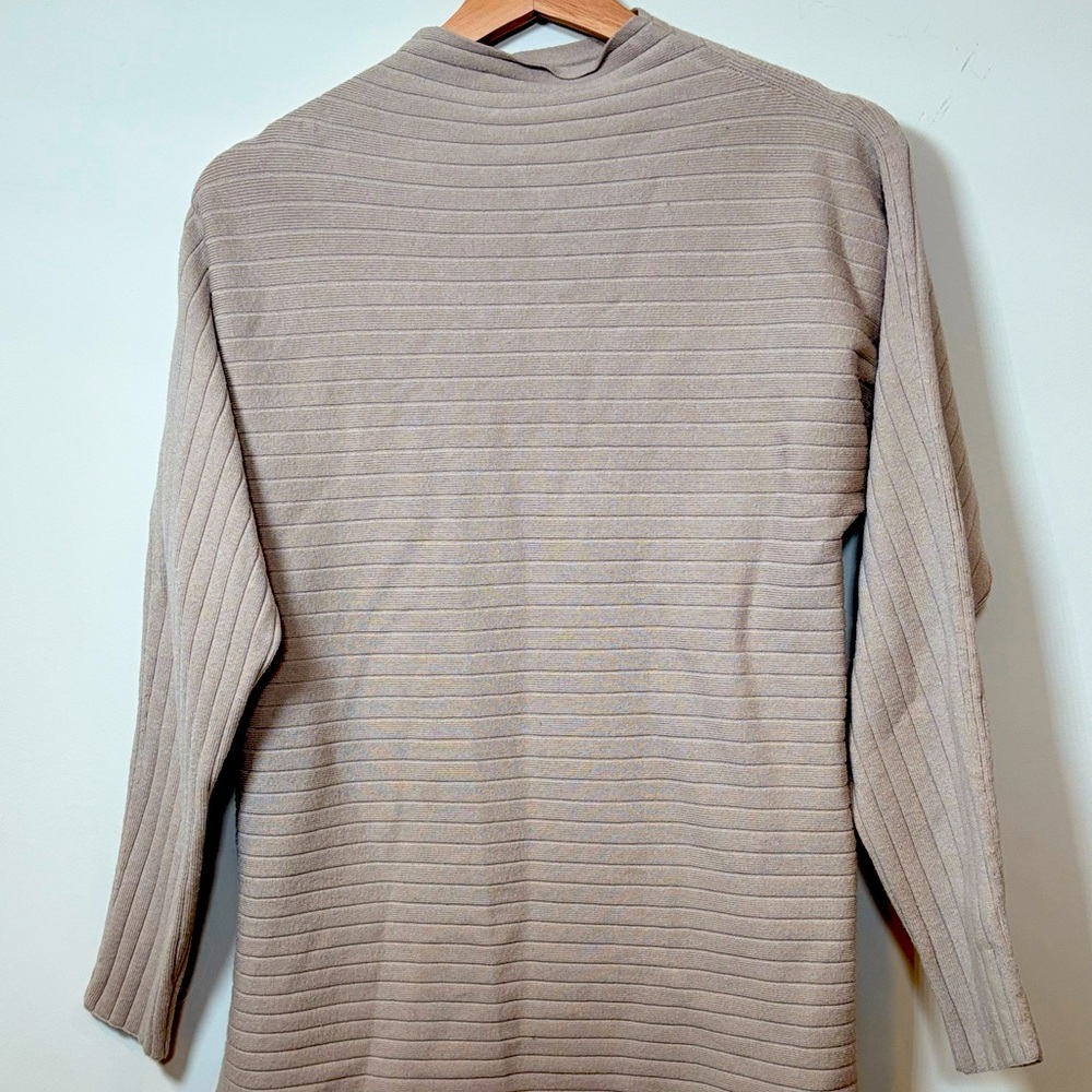 Banana Republic Horizontal Ribbed Funnel Neck Sweater Tan Beige Size Small EUC